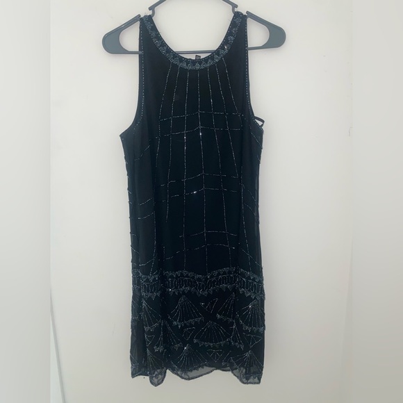 Le Chateau Beautiful 1920s style dress - Picture 2 of 3